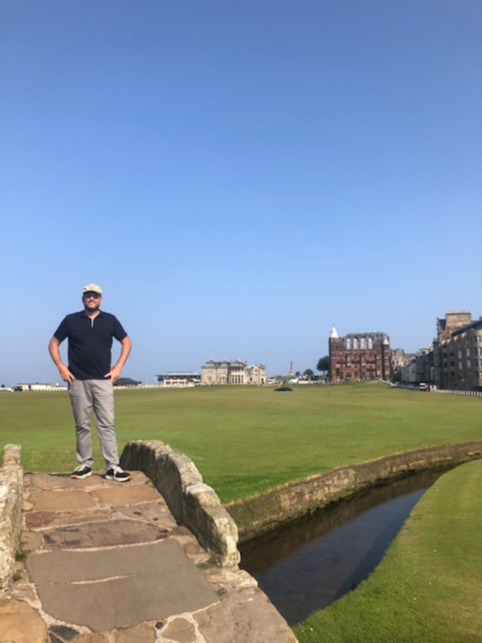 Main Image Supporting the Content of Playing Lessons